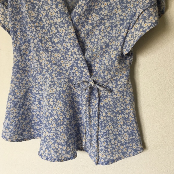 MONTEAU•Frilly blue top, white flower pattern - Picture 3 of 8